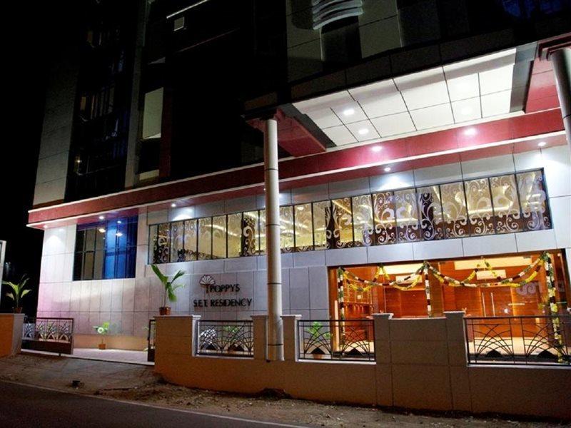 Poppys S.E.T Residency Otel Kumbakonam Dış mekan fotoğraf