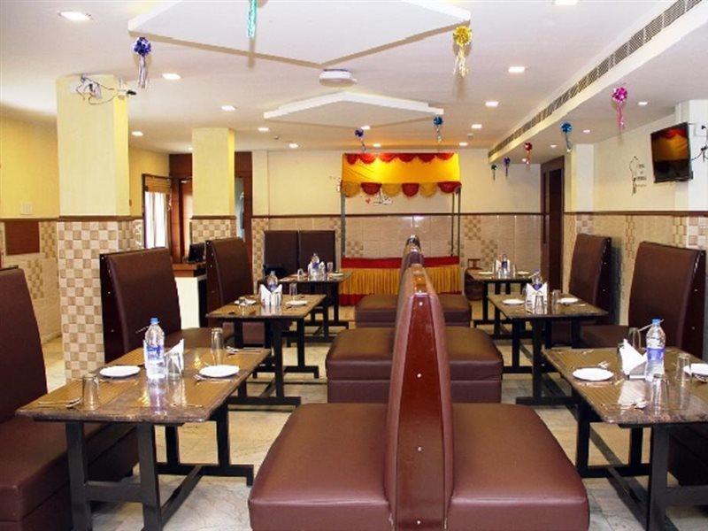 Poppys S.E.T Residency Otel Kumbakonam Dış mekan fotoğraf