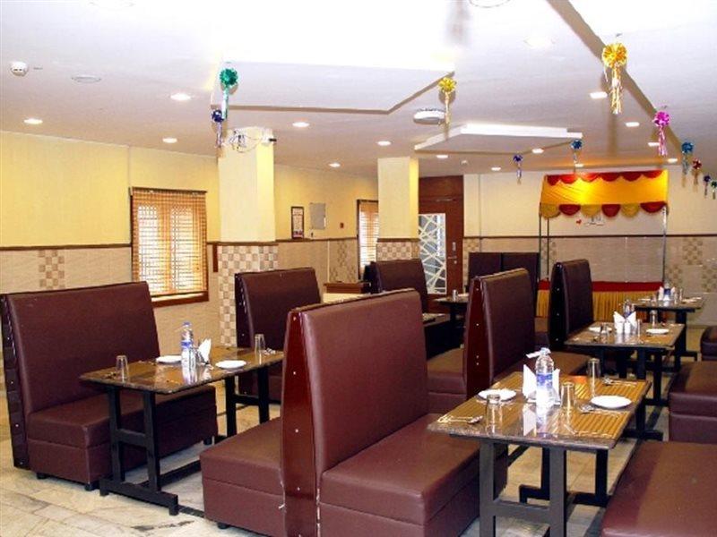 Poppys S.E.T Residency Otel Kumbakonam Dış mekan fotoğraf