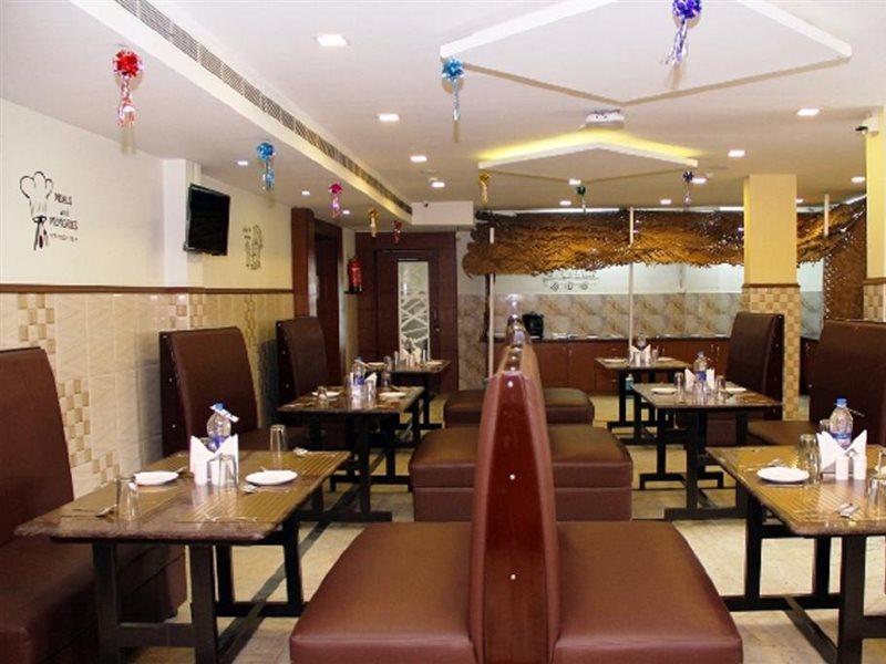 Poppys S.E.T Residency Otel Kumbakonam Dış mekan fotoğraf