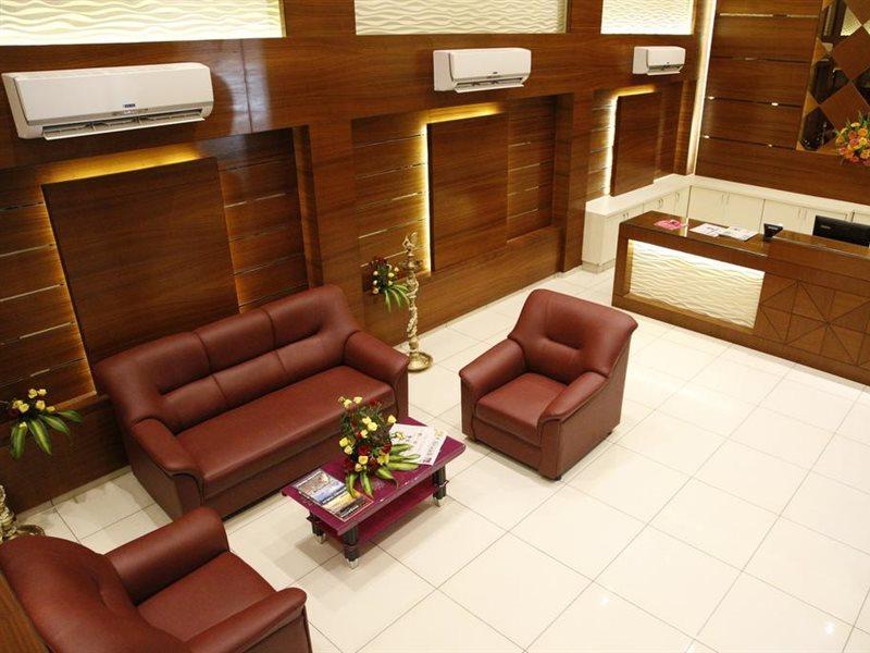 Poppys S.E.T Residency Otel Kumbakonam Dış mekan fotoğraf