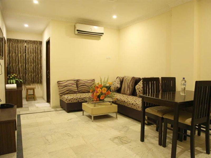 Poppys S.E.T Residency Otel Kumbakonam Dış mekan fotoğraf
