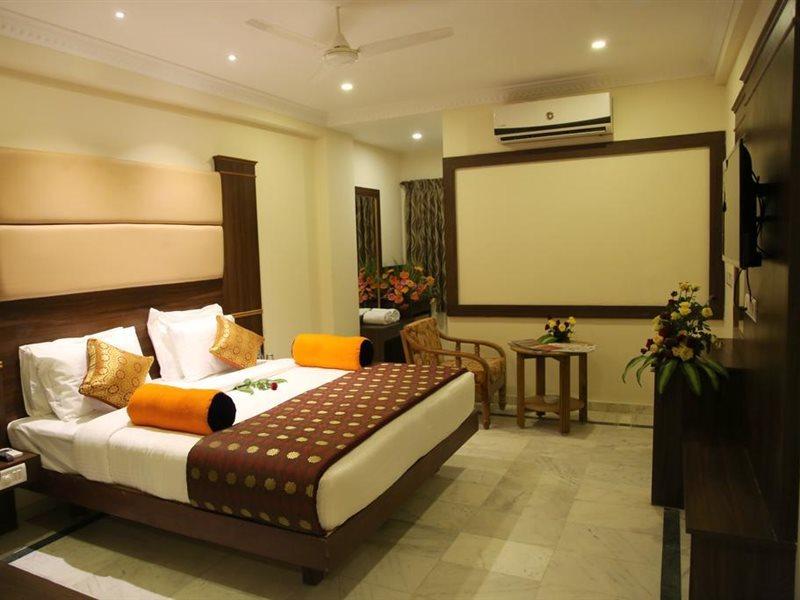 Poppys S.E.T Residency Otel Kumbakonam Dış mekan fotoğraf
