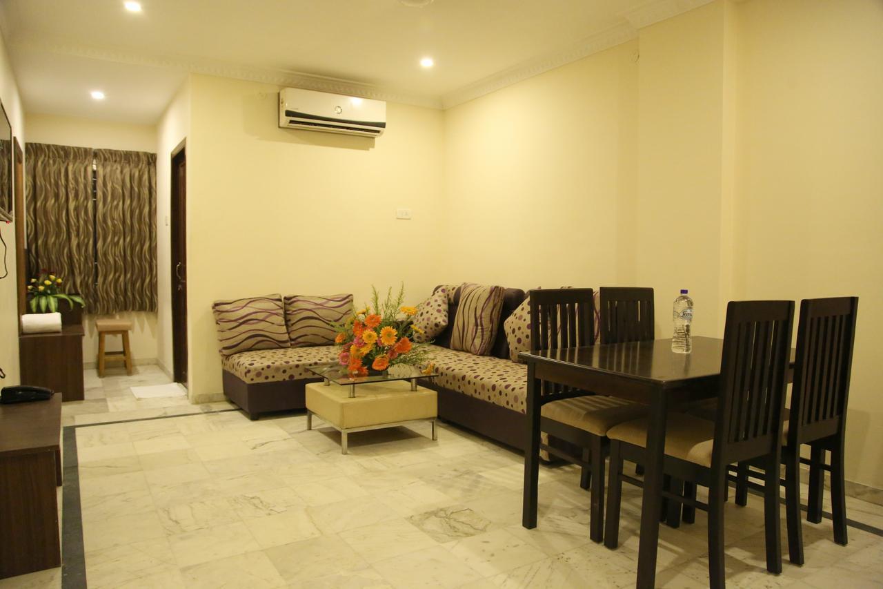 Poppys S.E.T Residency Otel Kumbakonam Dış mekan fotoğraf