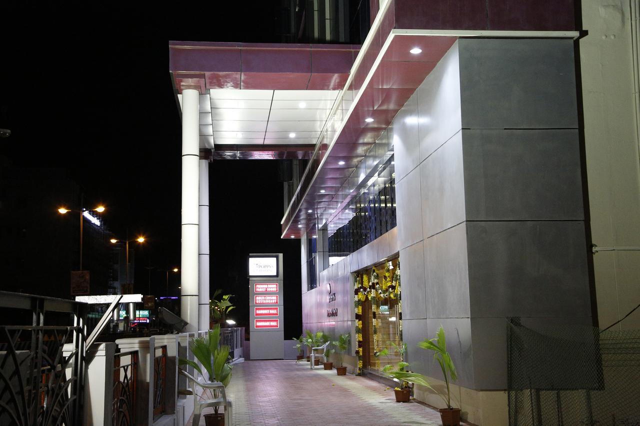 Poppys S.E.T Residency Otel Kumbakonam Dış mekan fotoğraf