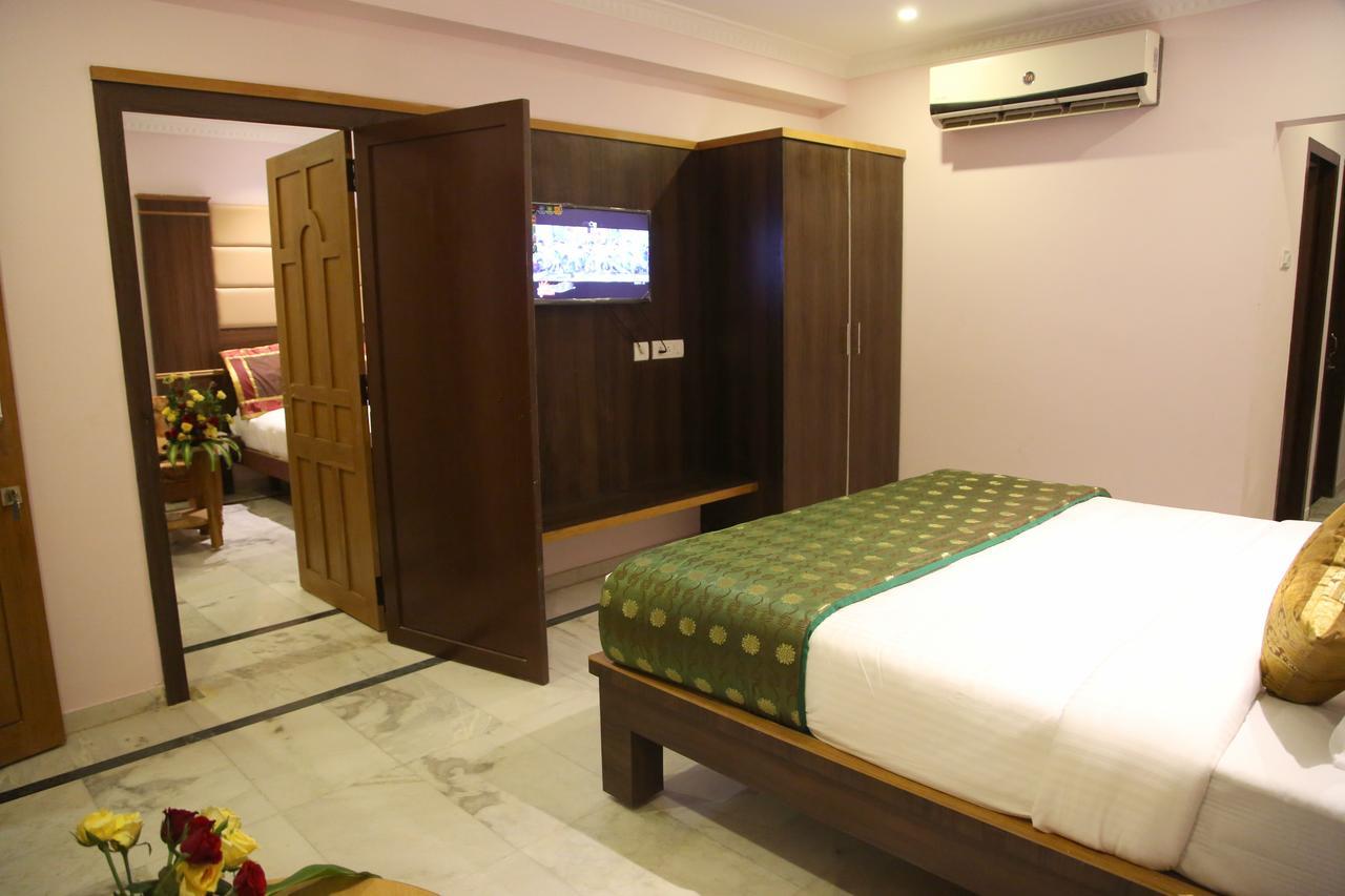 Poppys S.E.T Residency Otel Kumbakonam Dış mekan fotoğraf