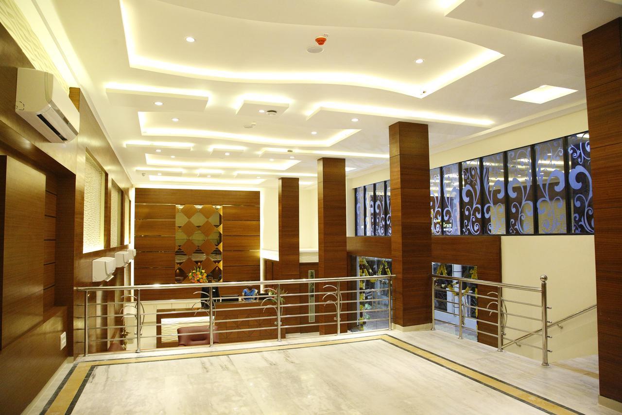 Poppys S.E.T Residency Otel Kumbakonam Dış mekan fotoğraf