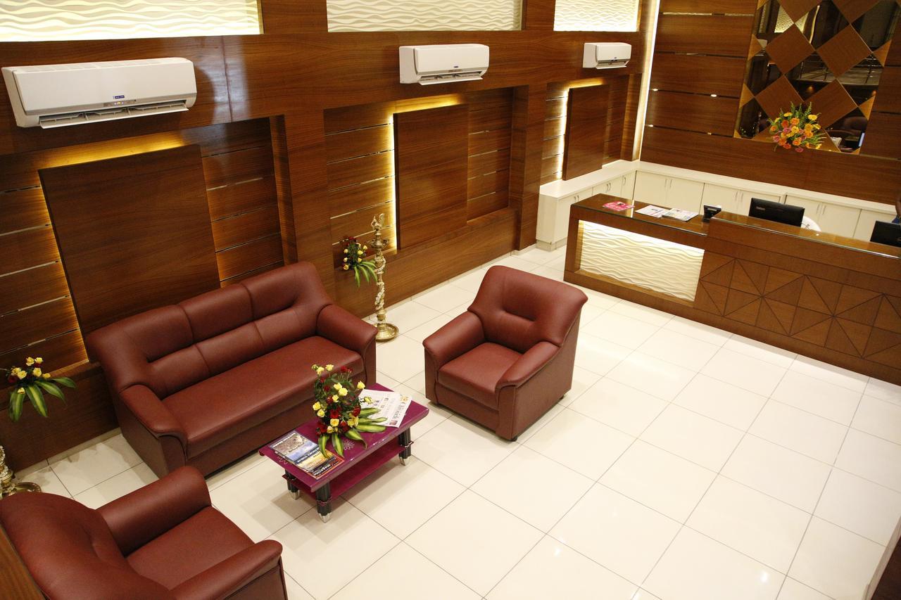 Poppys S.E.T Residency Otel Kumbakonam Dış mekan fotoğraf