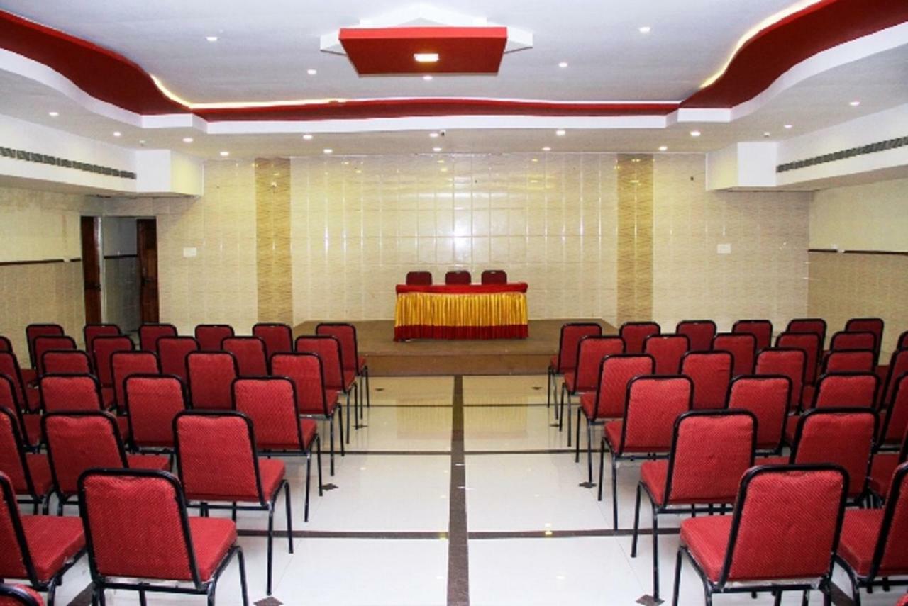 Poppys S.E.T Residency Otel Kumbakonam Dış mekan fotoğraf
