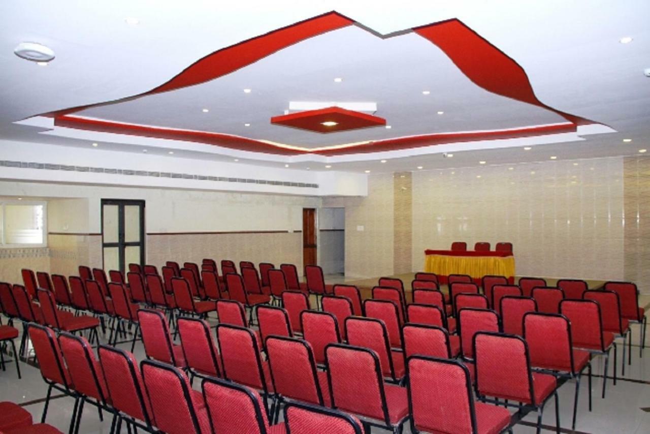 Poppys S.E.T Residency Otel Kumbakonam Dış mekan fotoğraf