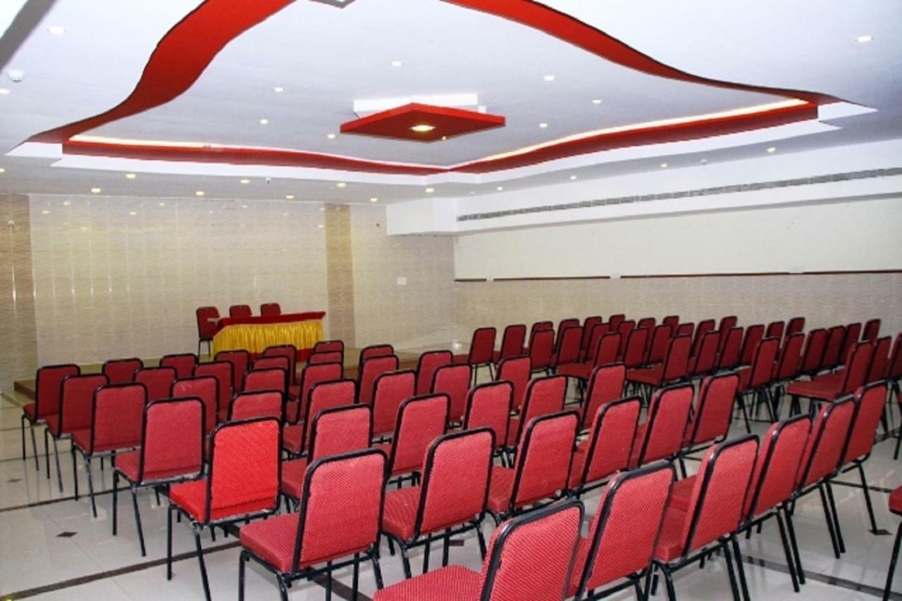 Poppys S.E.T Residency Otel Kumbakonam Dış mekan fotoğraf