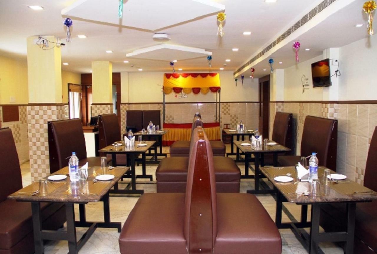 Poppys S.E.T Residency Otel Kumbakonam Dış mekan fotoğraf